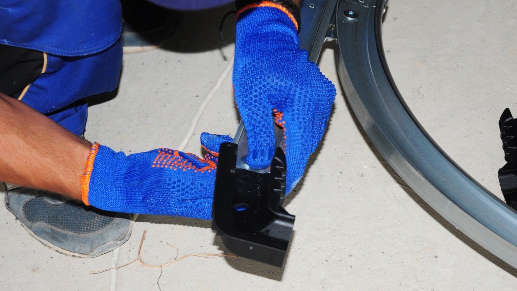 broken garage door spring in Belton