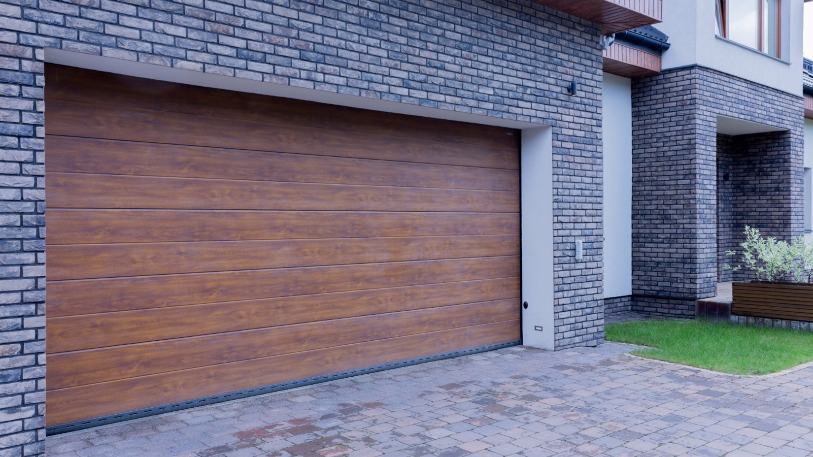 garage door installation in Raymore 